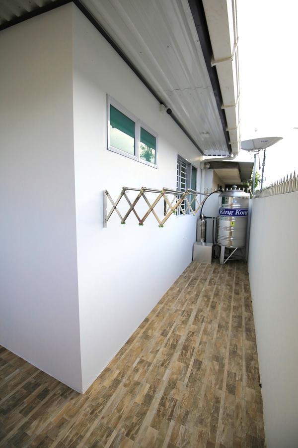 722 Homestay Kuching Kültér fotó